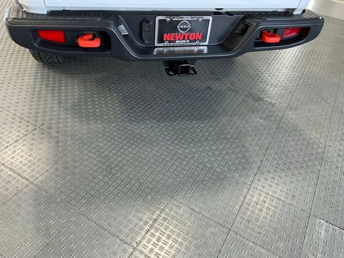 Used 2022 Jeep Gladiator Mojave w/ Cold Weather Group AWD/4WD image 12