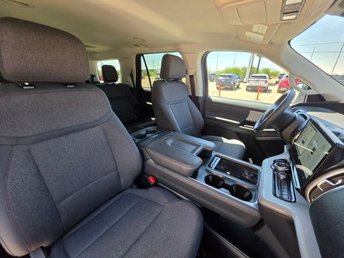 Used 2025 Ford Expedition Active AWD/4WD image 24