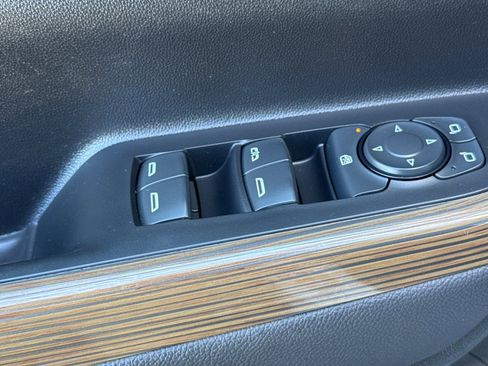 Used 2023 GMC Acadia SLE w/ Driver Convenience Package AWD/4WD image 11