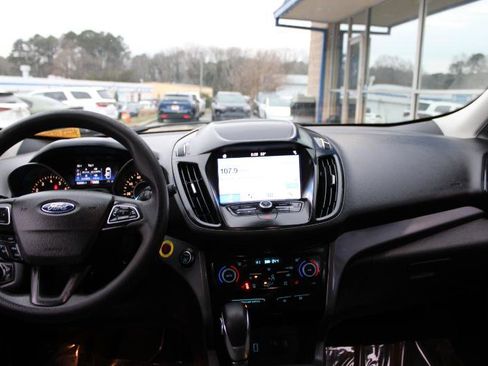 Used 2019 Ford Escape SE FWD image 9