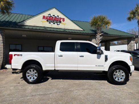 Used 2017 Ford F250 Platinum w/ Platinum Ultimate Package image 2