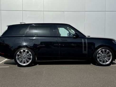 Used 2023 Land Rover Range Rover Long Wheelbase SE AWD/4WD image 6