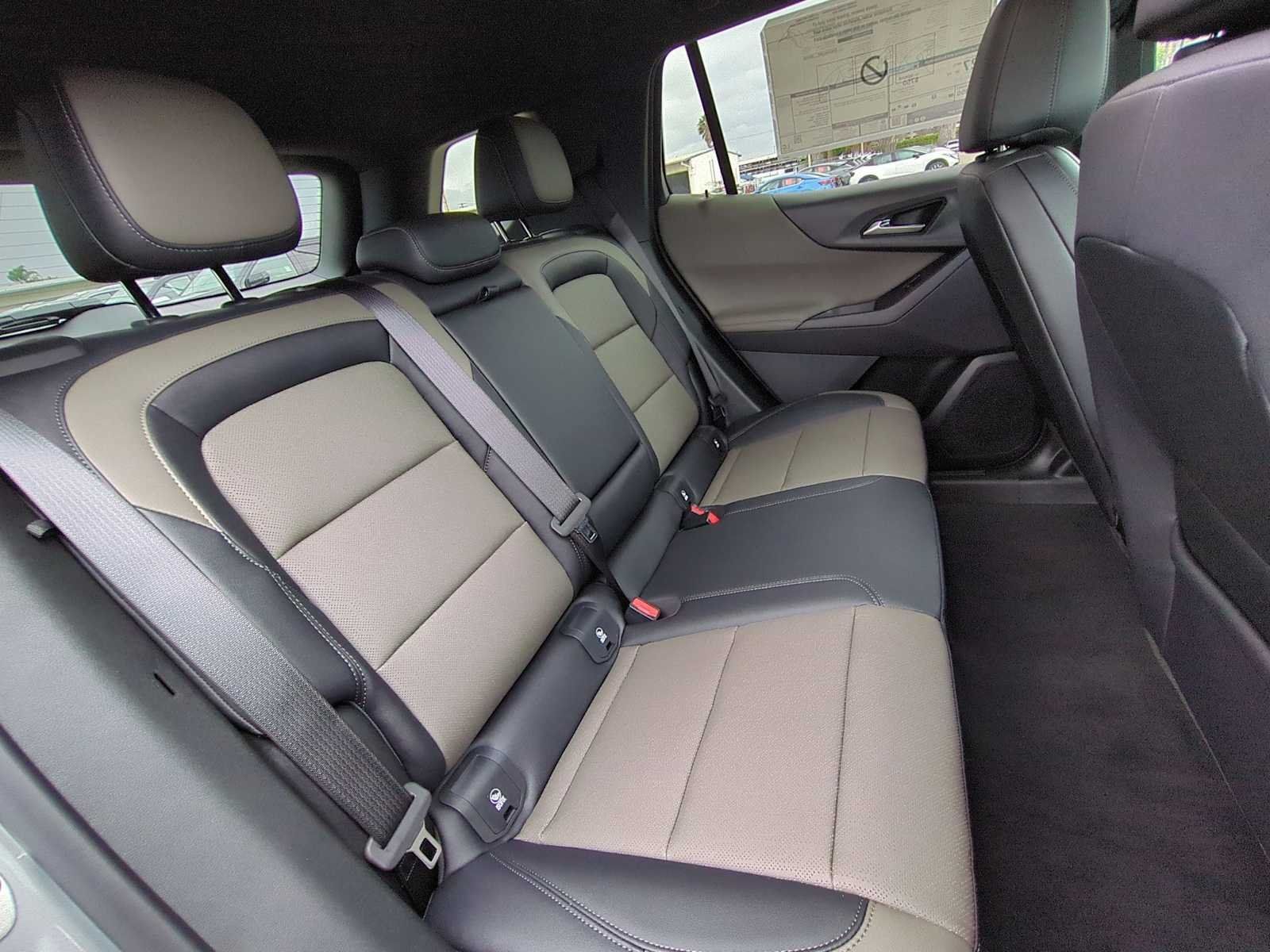 Used 2026 Chevrolet Equinox LT w/ Convenience Package II FWD image 26