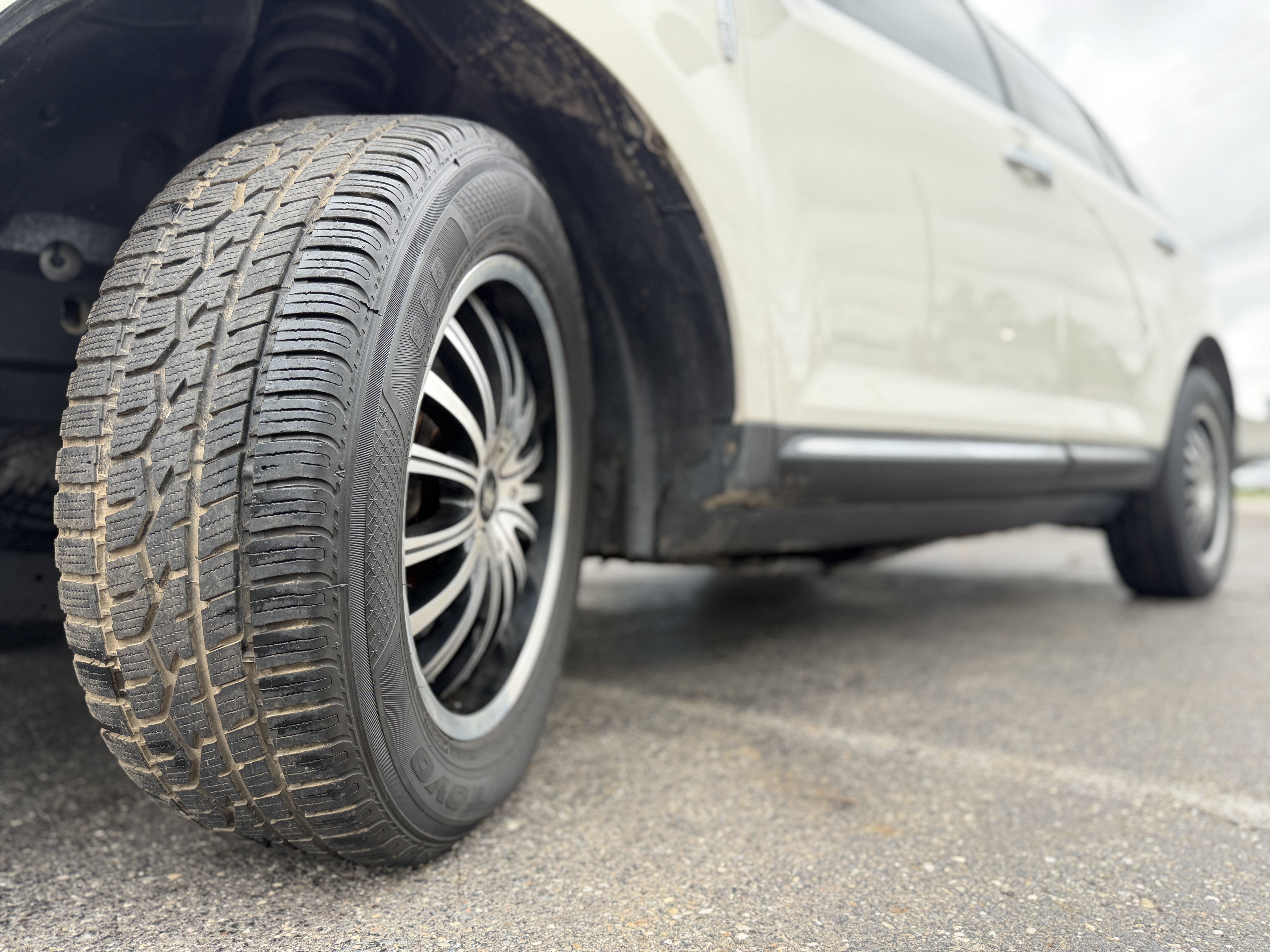 Used 2012 Lincoln MKX AWD image 34