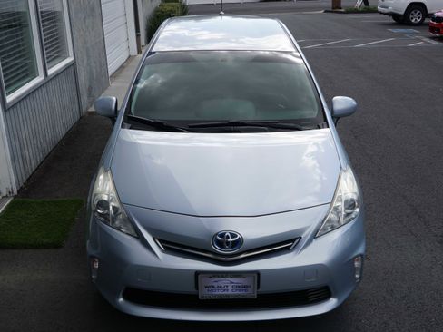 Used 2014 Toyota Prius V Three image 6