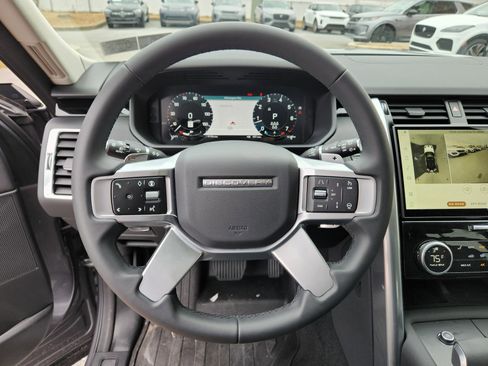 Certified 2024 Land Rover Discovery S image 18