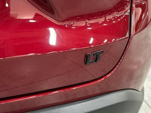 Used 2025 Chevrolet Trax LT w/ LT Convenience Package FWD image 33
