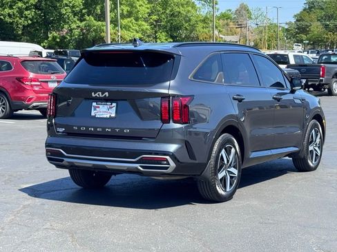 Used 2022 Kia Sorento S FWD image 17