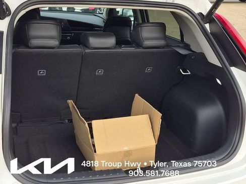 Used 2023 Kia Niro Wave FWD image 8