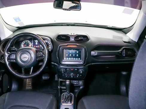 Used 2020 Jeep Renegade Altitude FWD image 24