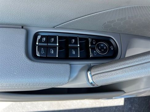 Used 2011 Porsche Cayenne S AWD/4WD image 26
