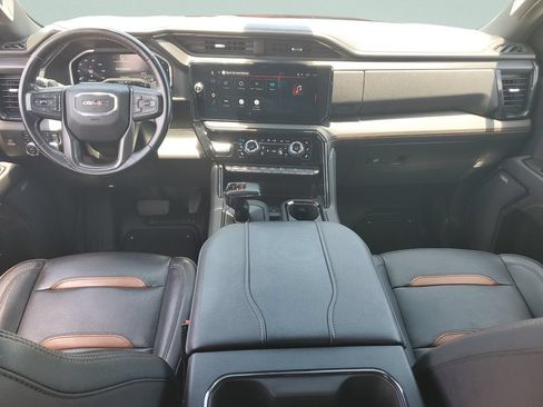 Used 2023 GMC Sierra 1500 AT4 w/ AT4 Premium Package AWD/4WD image 12