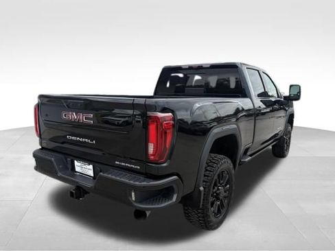 Used 2022 GMC Sierra 2500 Denali w/ Denali Black Diamond Edition AWD/4WD image 2
