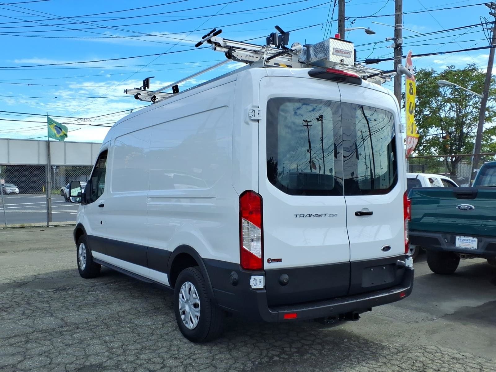 Used 2019 Ford Transit 250 148 Medium Roof w/ Exterior Upgrade Package RWD image 5
