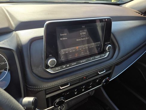 Certified 2023 Nissan Rogue S FWD image 15