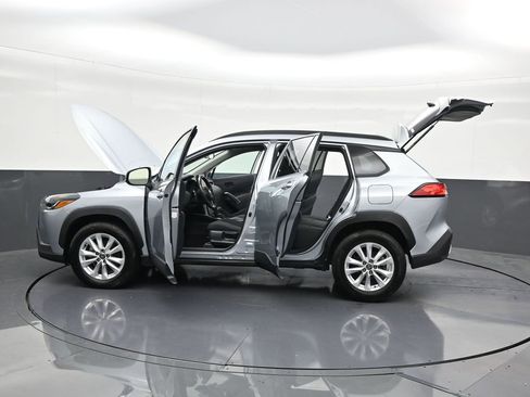 Used 2024 Toyota Corolla Cross LE image 33