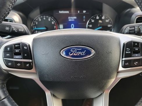 Used 2022 Ford Explorer XLT w/ Equipment Group 202A image 19