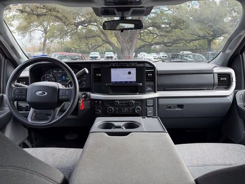 Used 2024 Ford F250 XLT image 18