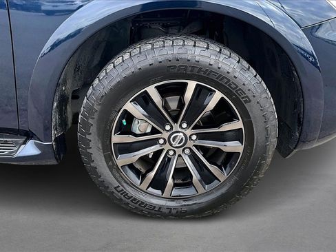 Used 2019 Nissan Armada Platinum w/ Captain's Chairs Package image 7