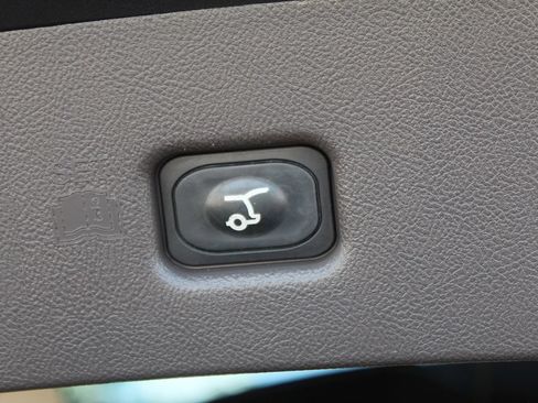 Used 2022 Lincoln Nautilus FWD w/ Premium Package image 33