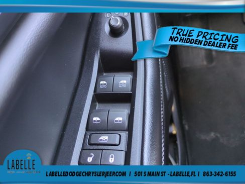 Used 2024 Jeep Grand Cherokee Altitude AWD/4WD image 23