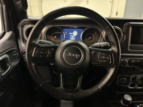 Used 2021 Jeep Gladiator Sport AWD/4WD image 17