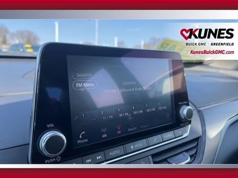 Used 2024 Nissan Altima 2.5 SV image 30