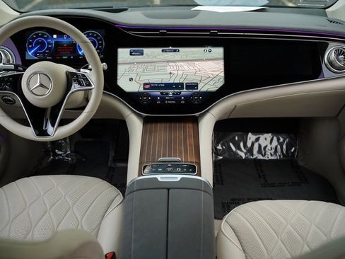 Used 2022 Mercedes-Benz EQS 580 580 image 20