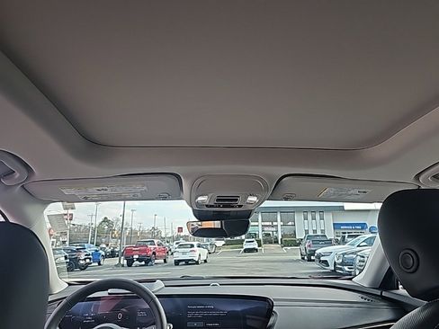 New 2025 Buick Envision Avenir image 16