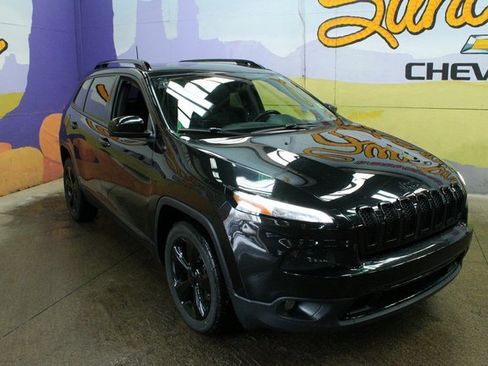 Used 2016 Jeep Cherokee Latitude w/ Cold Weather Group image 4