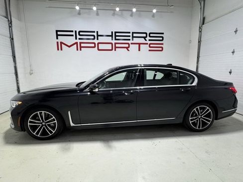 Used 2022 BMW 750i xDrive w/ Luxury Rear Seating Package image 10