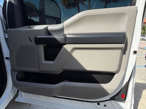 Used 2022 Ford F250 XL w/ Power Equipment Group image 19