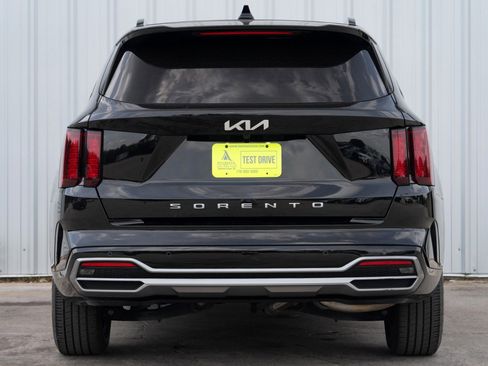 Used 2022 Kia Sorento S w/ Panoramic Sunroof Package image 10