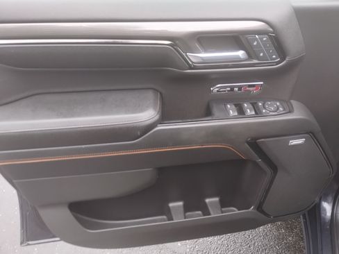 Used 2023 GMC Sierra 1500 AT4 image 10
