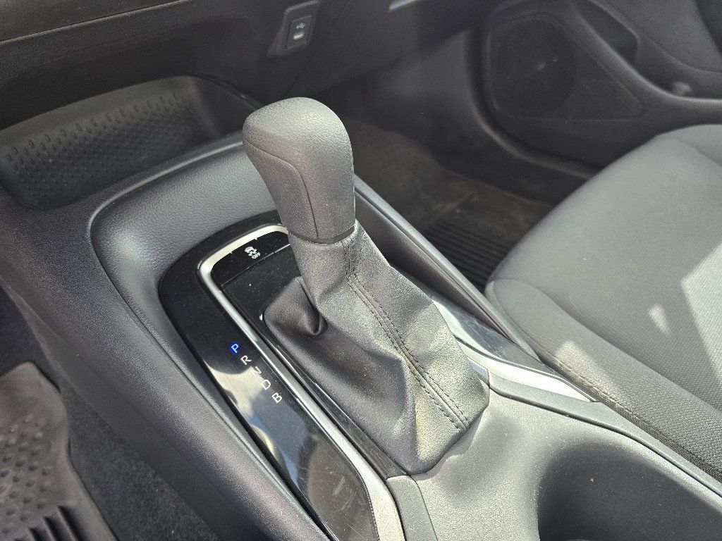 Used 2025 Toyota Corolla LE FWD image 20