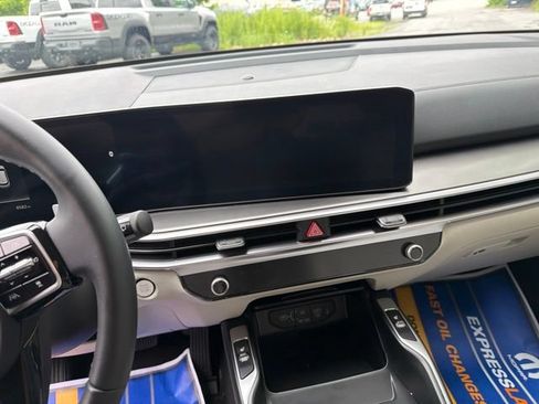 Used 2025 Kia Sorento EX AWD/4WD image 17