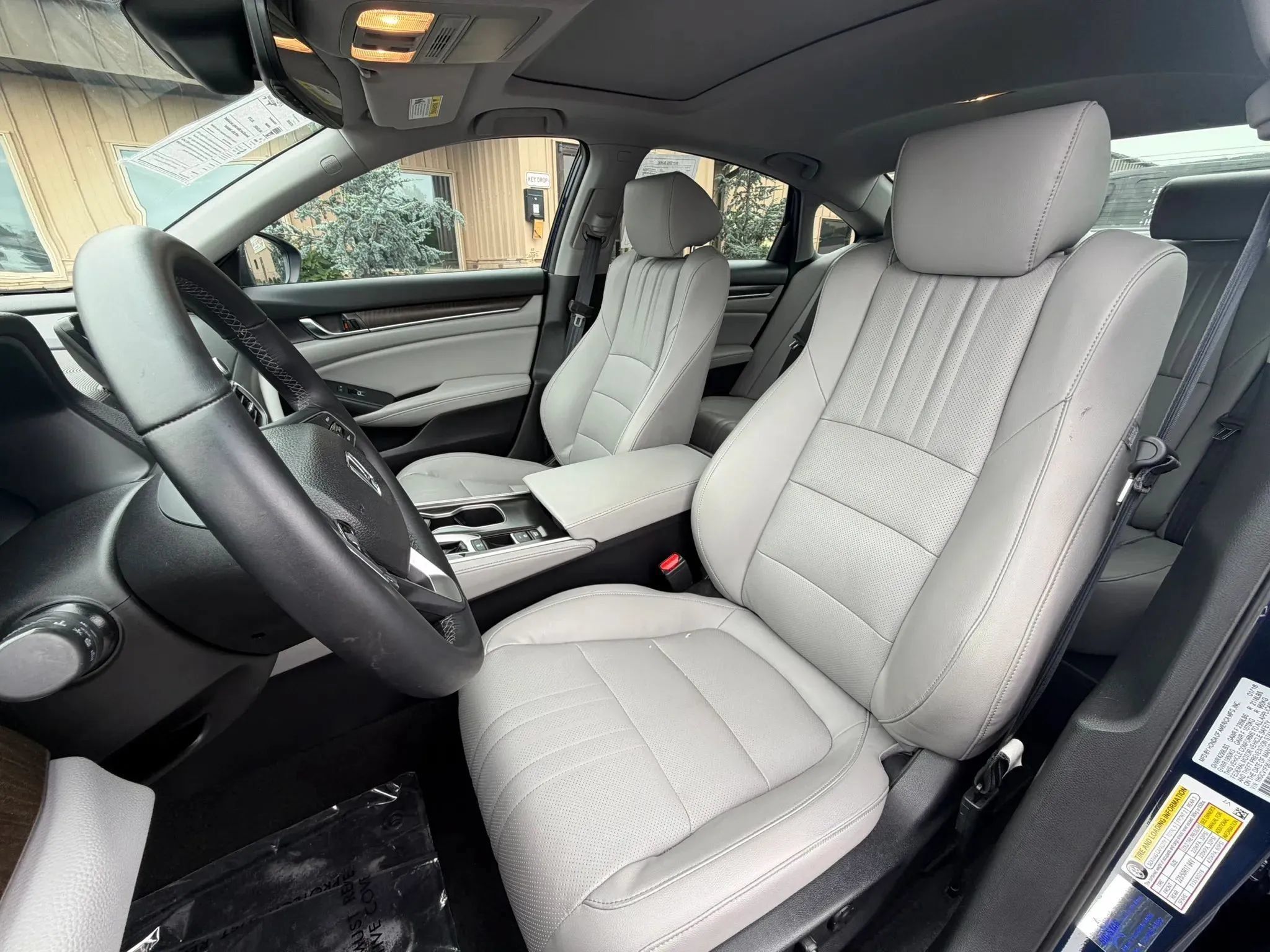 Used 2018 Honda Accord EX-L image 17