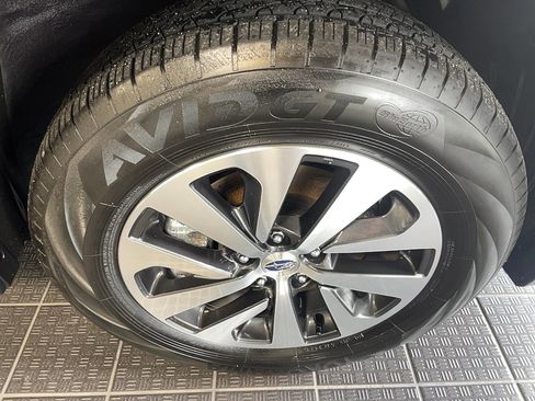 Used 2025 Subaru Outback Premium image 5