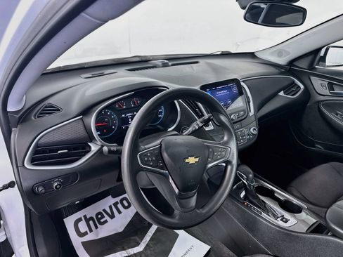 Used 2023 Chevrolet Malibu LT FWD image 9