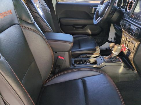 Used 2023 Jeep Gladiator Mojave w/ Cold Weather Group image 19