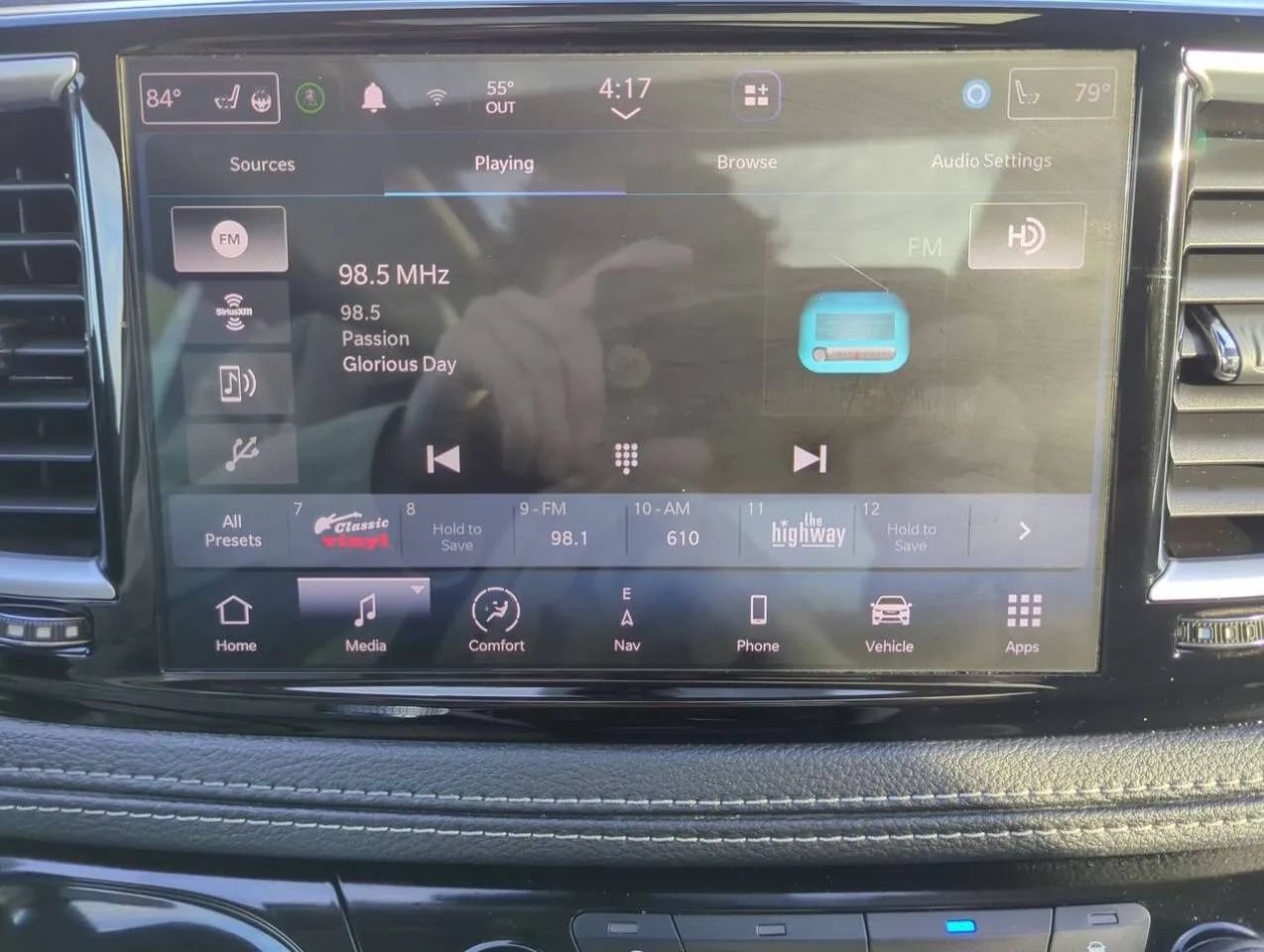 Used 2023 Chrysler Pacifica Limited FWD image 17