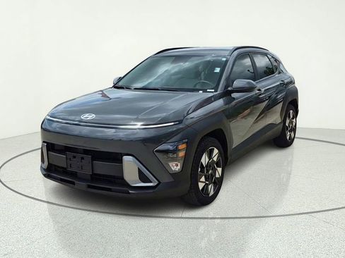 Used 2025 Hyundai Kona SEL FWD image 1