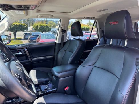 Used 2020 Toyota 4Runner TRD Off-Road Premium w/ Moonroof Package AWD/4WD image 14