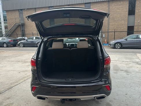 Used 2018 Hyundai Santa Fe SE image 10