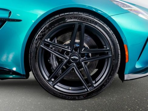 Used 2025 Aston Martin V8 Vantage Coupe image 7