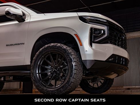 Used 2025 Chevrolet Suburban RST w/ Comfort Package image 11