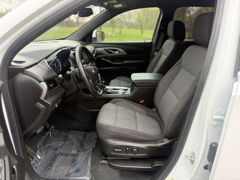 Used 2024 Chevrolet Traverse LT AWD/4WD image 10