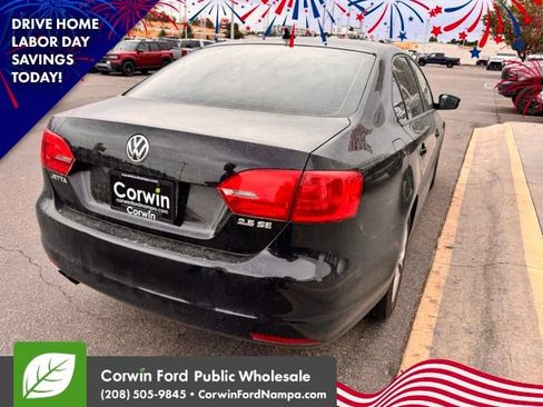 Used 2012 Volkswagen Jetta SE FWD image 8