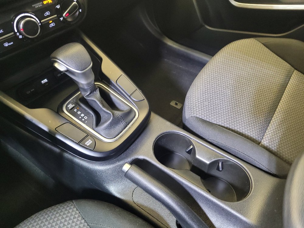 Used 2025 Kia Soul LX w/ LX Technology Package FWD image 26