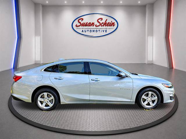 Used 2022 Chevrolet Malibu LT FWD image 4